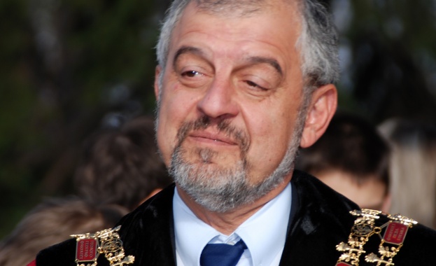 Иван Илчев: Политиците се стремят да завладеят жълтата преса