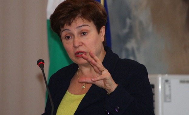 Кристалина Георгиевa: Трябва да се простираме според чергата си