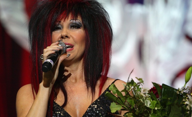 Петя Буюклиева – 30 години на сцена 