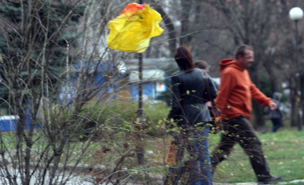 90 км./ч. достигна вятърът в София