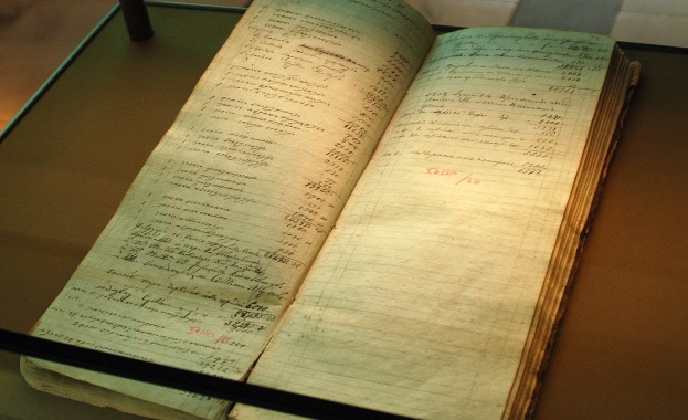 Балони с десетки хиляди Библии полетяха в небето над Северна Корея