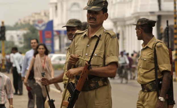 Полицията в Индия продължава  да извършва арести във връзка с терористичната атака в Ню Делхи 