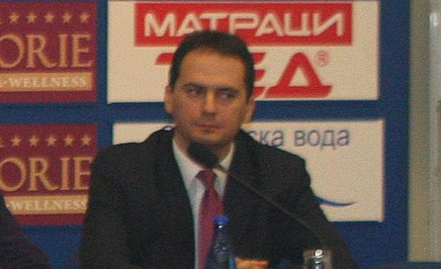 Грозев: Не работя против медийната група, в която съм инвестирал милиони