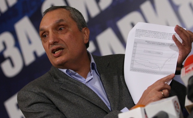 ДСБ с декларация, от СДС с "половин уста" подкрепили идеите в нея