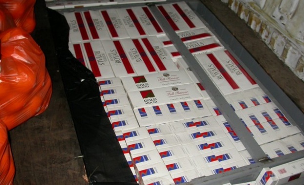 Митница "Столична" погна с две спецакции контрабандата на цигари