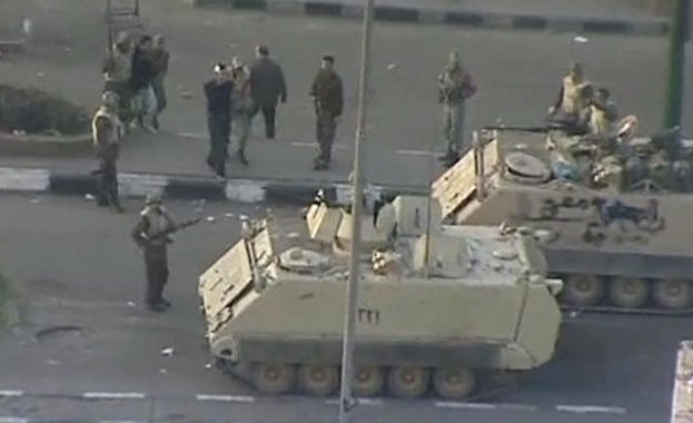 Египетската армия иска да запази независимостта си 