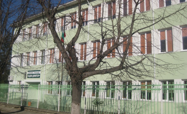 КЗК отмени решение за откриване на процедура за техническо оборудване на училище в София