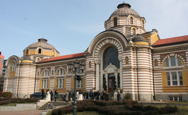 Сцени за театър и концерти в софийската баня предлагат общинари 