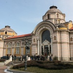 Сцени за театър и концерти в софийската баня предлагат общинари 