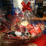 Най-много мъже ще купят парфюм за 8 март, а болшинството жени искат бижута