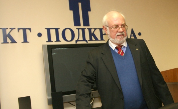 Константин Тренчев: Цари хаос във финансите на страната