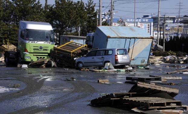„Лос Анжелис Таймс”: Японците  са намерили почти 50 млн. долара сред останките от земетресението 