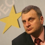 Корумбашев: Аз не съм виждал Мая Манолова с палка или с камшик, не в НС