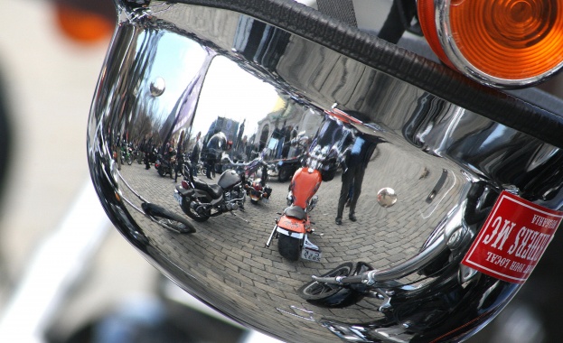 Рокери раздаваха подаръци в Благоевград