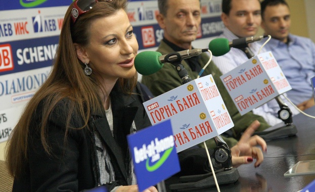 Илиaна Раева: Спяхме в мухлясали помещения във Франция