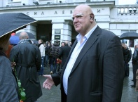 Много хора се поклониха пред тленните останки на Иван Славков-Батето, днес, 5 май.