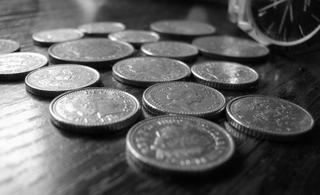 Плащат над 2 млрд. по дълга до Коледа 