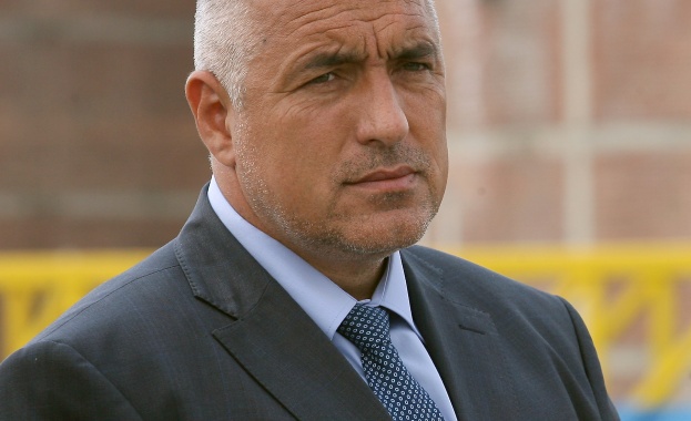 Борисов: Дянков и Нейков да търсят пари за детско-юношеските школи  