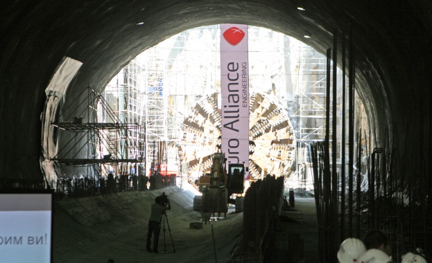 Кандидатът за кмет на София на ПП "Другата България" ще разговаря с хора при метрото в Люлин