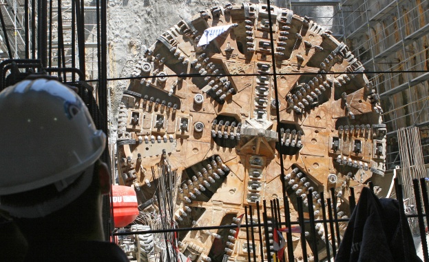 Правят метрото от Цариградско до летището с европари