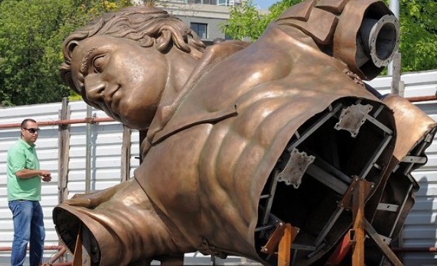 И гърците ще издигнат свой "Войн на кон"