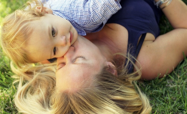 Родителите ще могат да поискат да работят по-малко часове след майчинство 