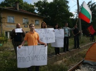 Днес, 24 юни 2011 г., протестиращи блокираха демонтажа на линията към гара „Пионер", София.