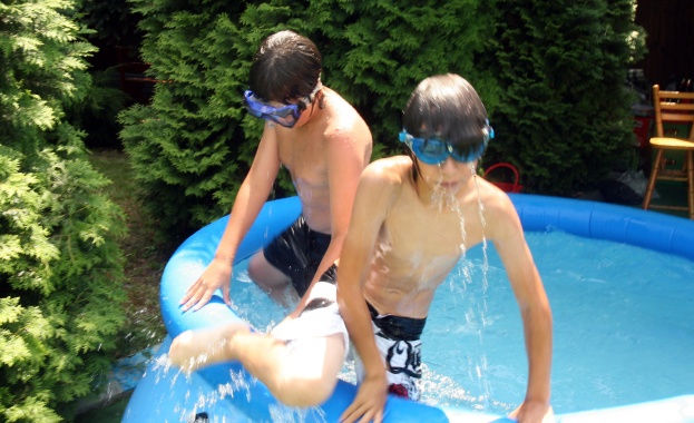 Само един открит басейн ще работи в Ямбол