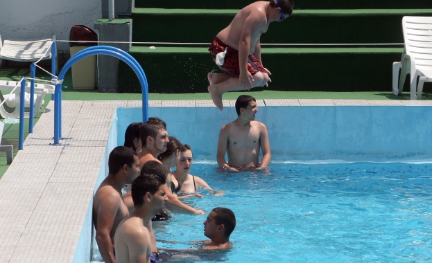 Гъбички и алергии ни дебнат от басейните  