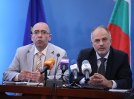 Днес,14 юли,в сградата на Министерството на здравеопазването министър Тотю Младенов връчи на министър Стефан Константинов договор за предоставяне на безвъзмездна финансова помощ по схема "Национална здравно-информационна система".