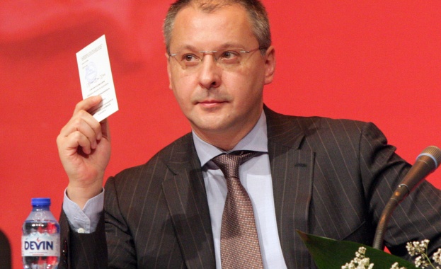 Станишев внася в ЦИК документите за регистрация на кандидат-президентската двойка на БСП