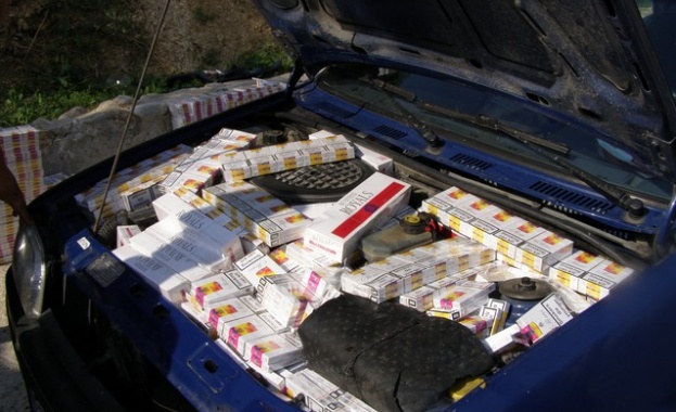 Хванаха 37 - годишен мъж с 10 хиляди кутии контрабандни цигари 