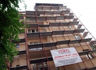 Днес,25 юли, министърът на регионалното развитие и благоустройството Росен Плевнелиев и зам. -министър Екатерина Захариева провериха хода на ремонтно-обновителните работи на многофамилна жилищна сграда на ул. „Цар Самуил" № 2 в София.