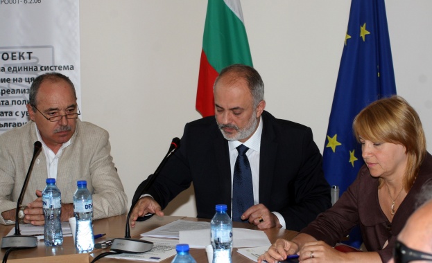 Министър Тотю Младенов ще открие конференция за условията на труд