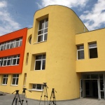 146 училища посрещат първия учебен ден с измити дворове 