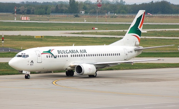 Обявеният за 15 часа полет на "България Еър" закъснява по организационни причини 