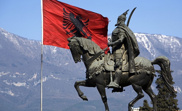 Топи: Обединението на Албания с Косово може да стане само в Брюксел