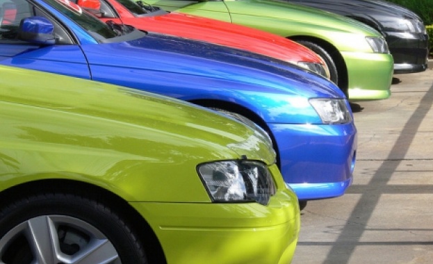 Между втората и четвъртата година от производството новите автомобили се обезценяват най-бързо – средно с около 50% от базовата цена