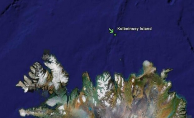 Исландски остров  се разгражда