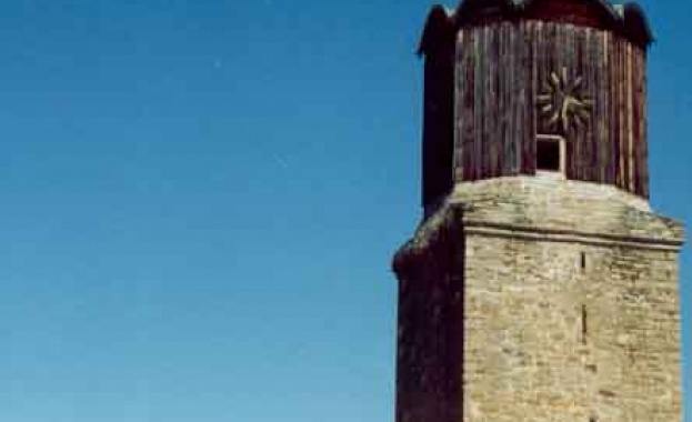 Вандали вилняха в старата часовникова кула на Севлиево 