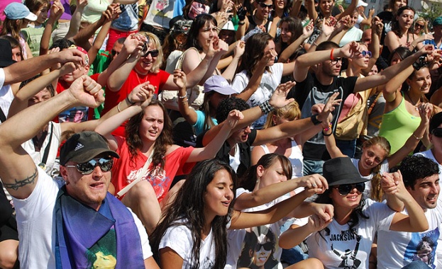 Футболни фенове в Пловдив на протест срещу бездържавието