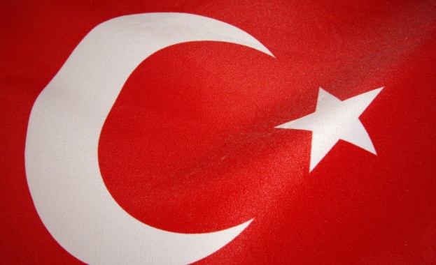 Четирима души бяха убити по време на обстрел на турско полицейско училище