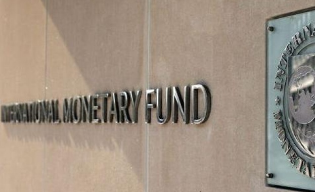Шефът на МВФ-Европа подаде оставка  