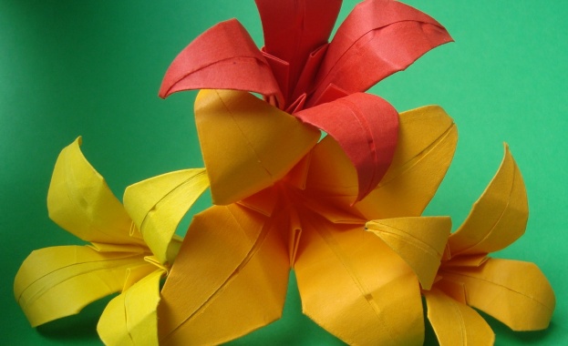 САЩ: Построиха „театър-оригами”, който се разтваря като цвете