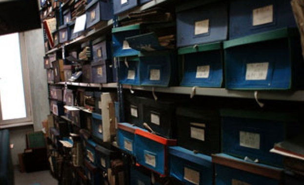 Четирима  кандидат-президенти - с агентурно минало