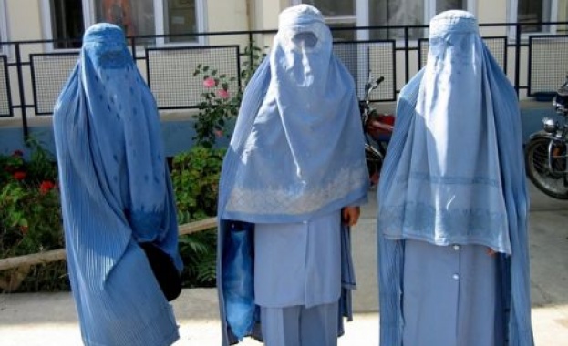 В Брюксел пребиха полицай, поискал от мюсюлманка да снеме булото от лицето си (подробности)