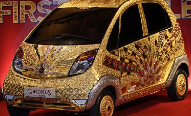 Представиха първата в света златна кола-бижу