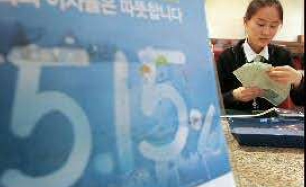 Президент на южнокорейска банка скочи от прозореца, след обиск в учреждението 