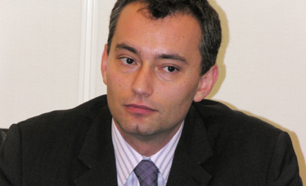 Младенов: Кандидатите за посланици ще минават през Комисията за досиетата 