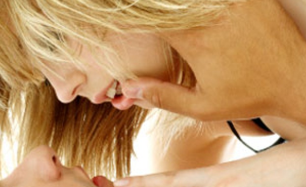 Писателка защити "правата" на мюсюлманските жени: те имат право да правят секс с 72 девици